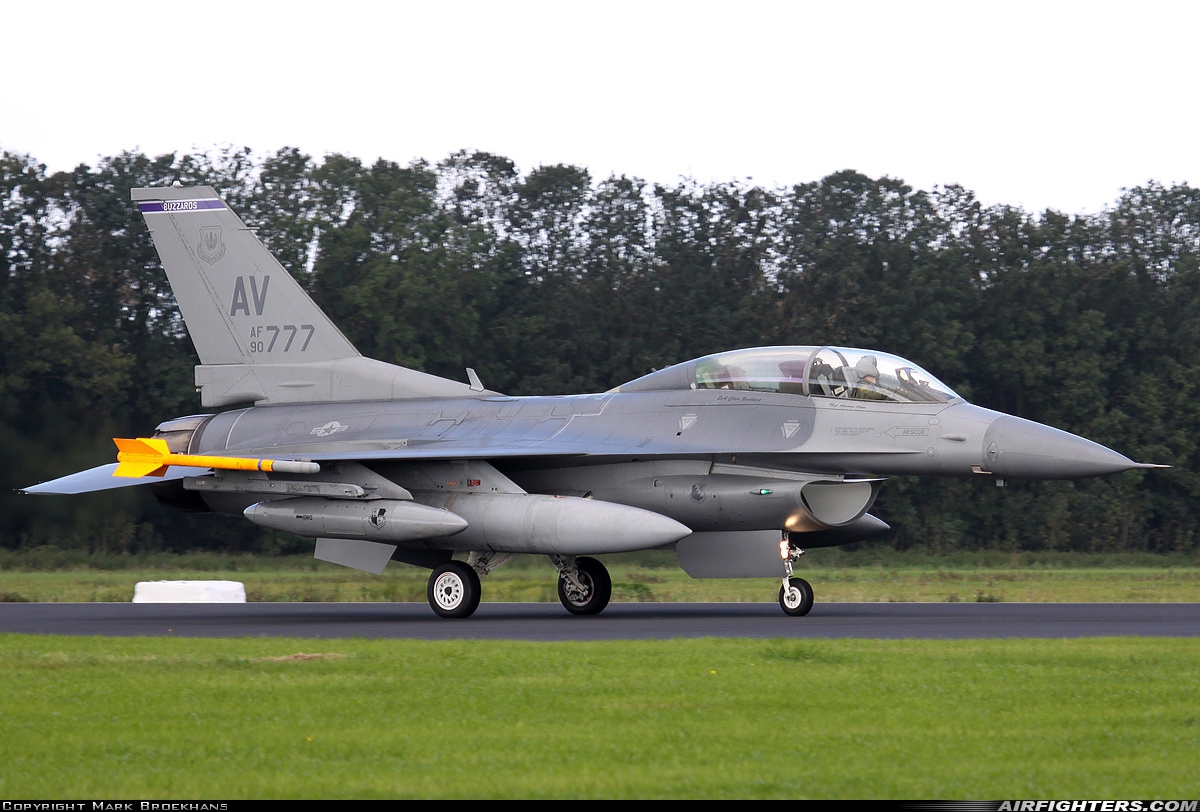 USA - Air Force General Dynamics F-16D Fighting Falcon 90-0777 at Leeuwarden (LWR / EHLW), Netherlands