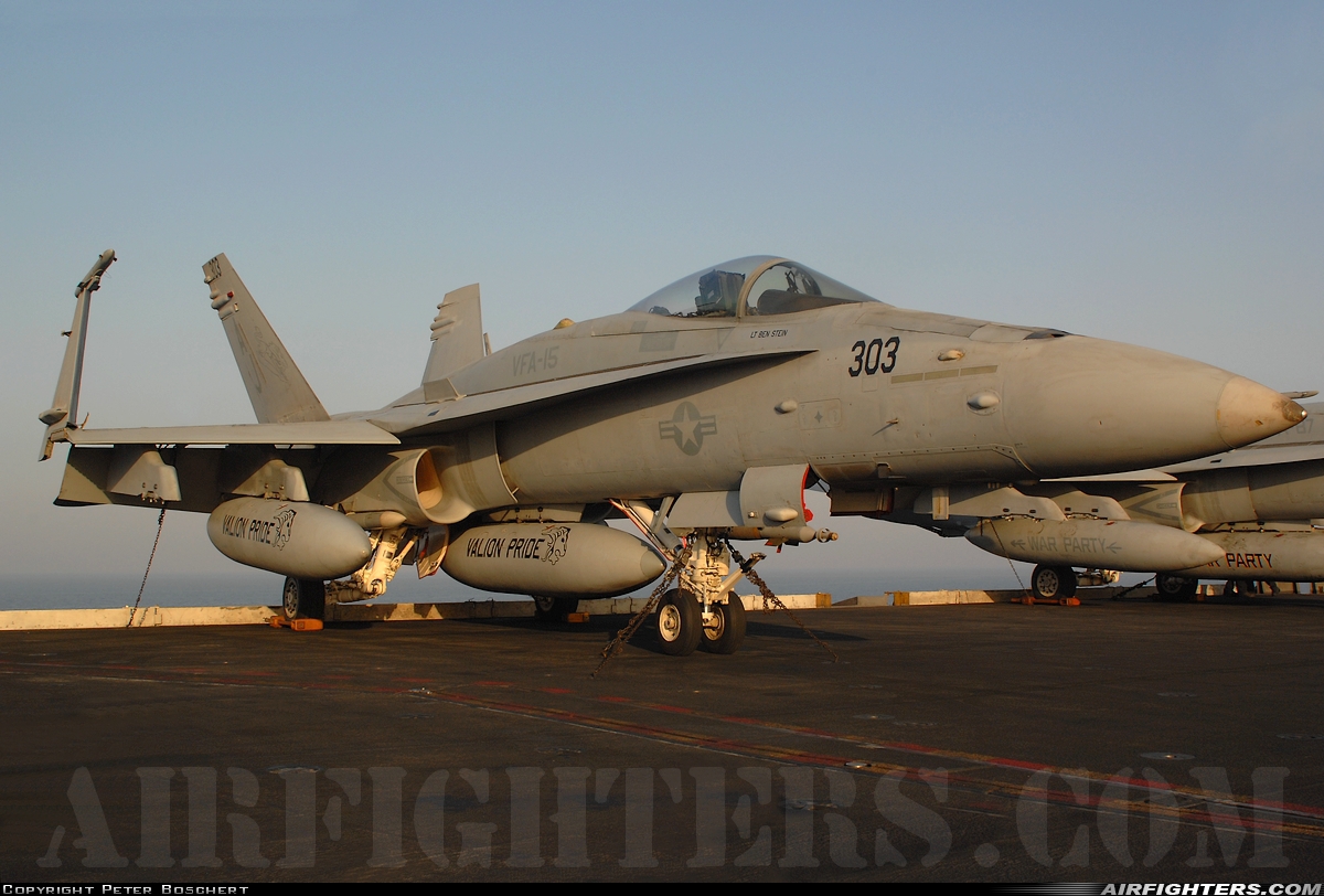 USA - Navy McDonnell Douglas F/A-18C Hornet 164646 at Off-Airport - Persian Gulf, International Airspace