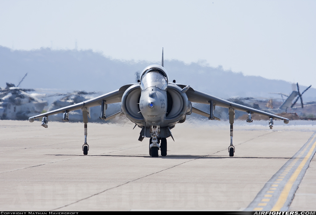 USA - Marines McDonnell Douglas AV-8B Harrier II 163870 at San Diego - Miramar MCAS (NAS) / Mitscher Field (NKX / KNKX), USA
