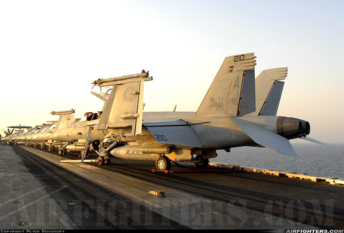 USA - Navy Boeing F/A-18F Super Hornet 166636 at Off-Airport - Persian Gulf, International Airspace
