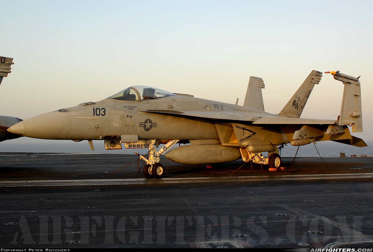 USA - Navy Boeing F/A-18E Super Hornet 166779 at Off-Airport - Persian Gulf, International Airspace