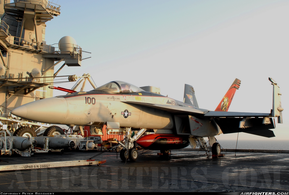 USA - Navy Boeing F/A-18E Super Hornet 166776 at Off-Airport - Persian Gulf, International Airspace