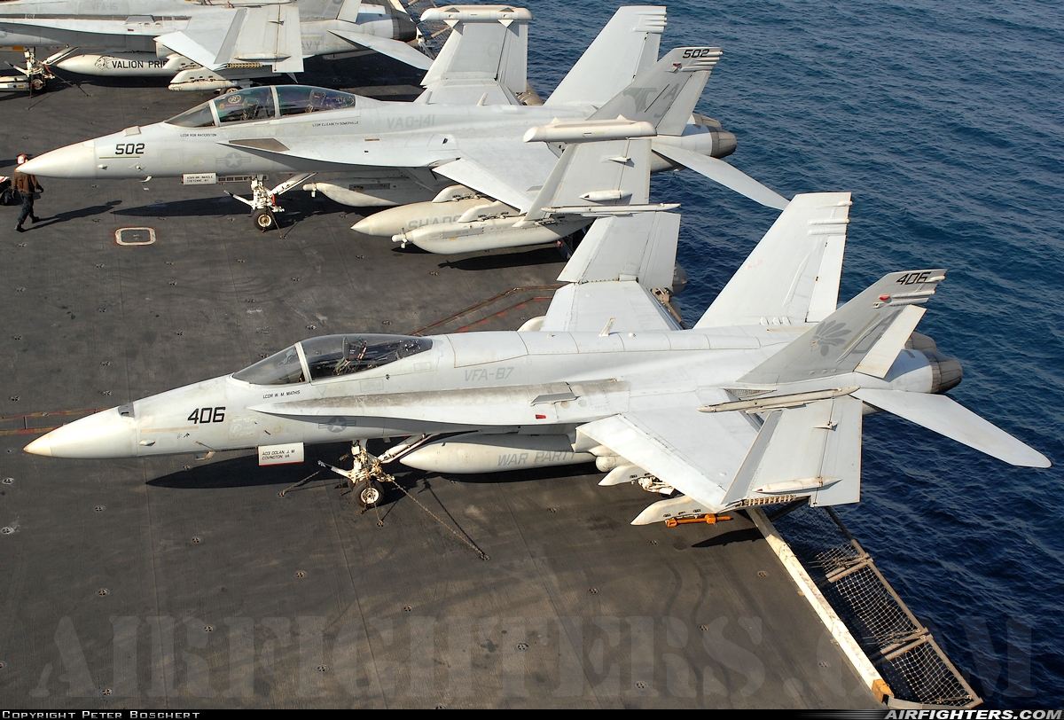 USA - Navy McDonnell Douglas F/A-18A Hornet 162909 at Off-Airport - Persian Gulf, International Airspace