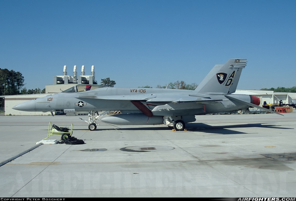 USA - Navy Boeing F/A-18E Super Hornet 166420 at Virginia Beach - Oceana NAS / Apollo Soucek Field (NTU / KNTU), USA