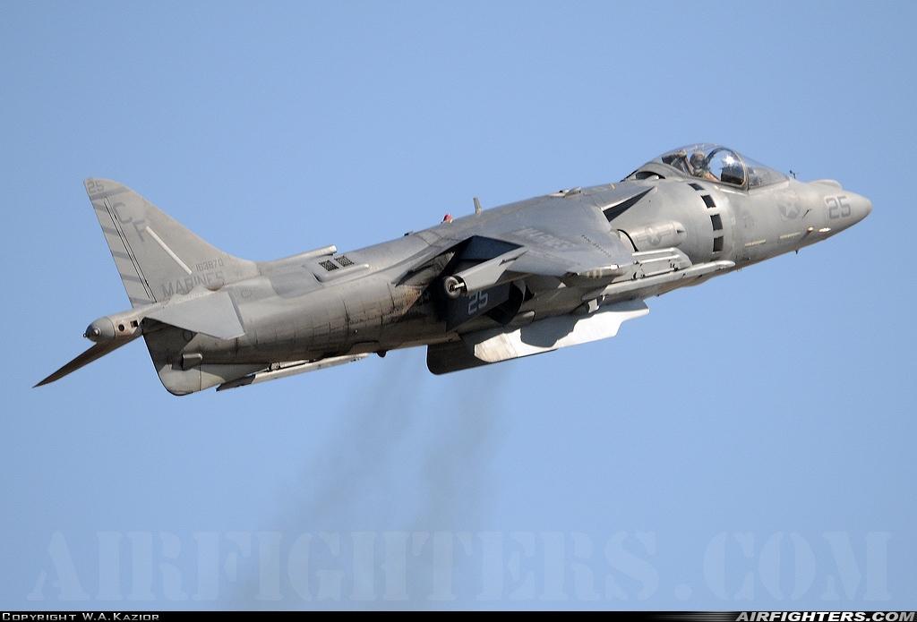 USA - Marines McDonnell Douglas AV-8B Harrier II 163870 at San Diego - Miramar MCAS (NAS) / Mitscher Field (NKX / KNKX), USA