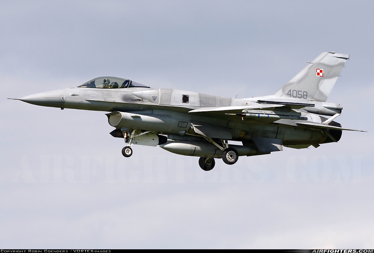 Poland - Air Force General Dynamics F-16C Fighting Falcon 4058 at Cambrai - Epinoy (LFQI), France
