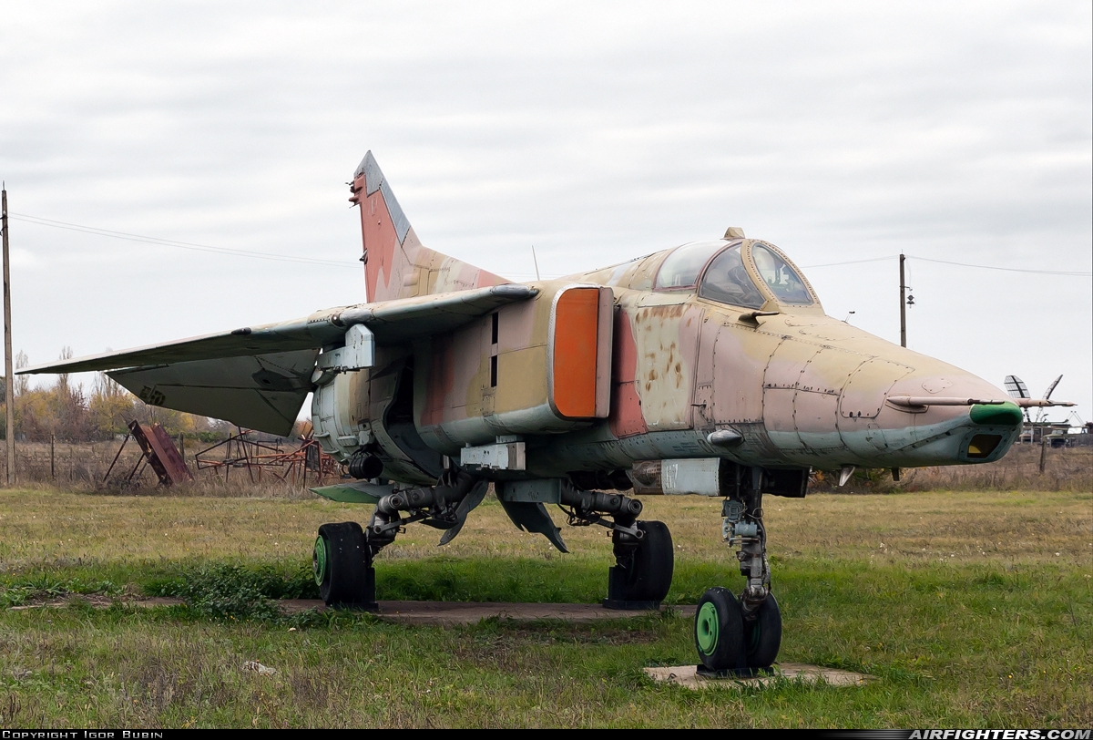 Ukraine - Air Force Mikoyan-Gurevich MiG-27D Flogger J 67 WHITE at Lugansk - Ostraya Mogila (UKHO), Ukraine
