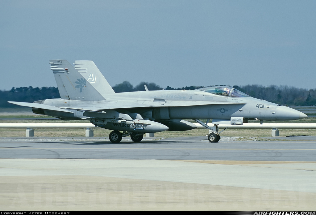 USA - Navy McDonnell Douglas F/A-18C Hornet 164671 at Virginia Beach - Oceana NAS / Apollo Soucek Field (NTU / KNTU), USA