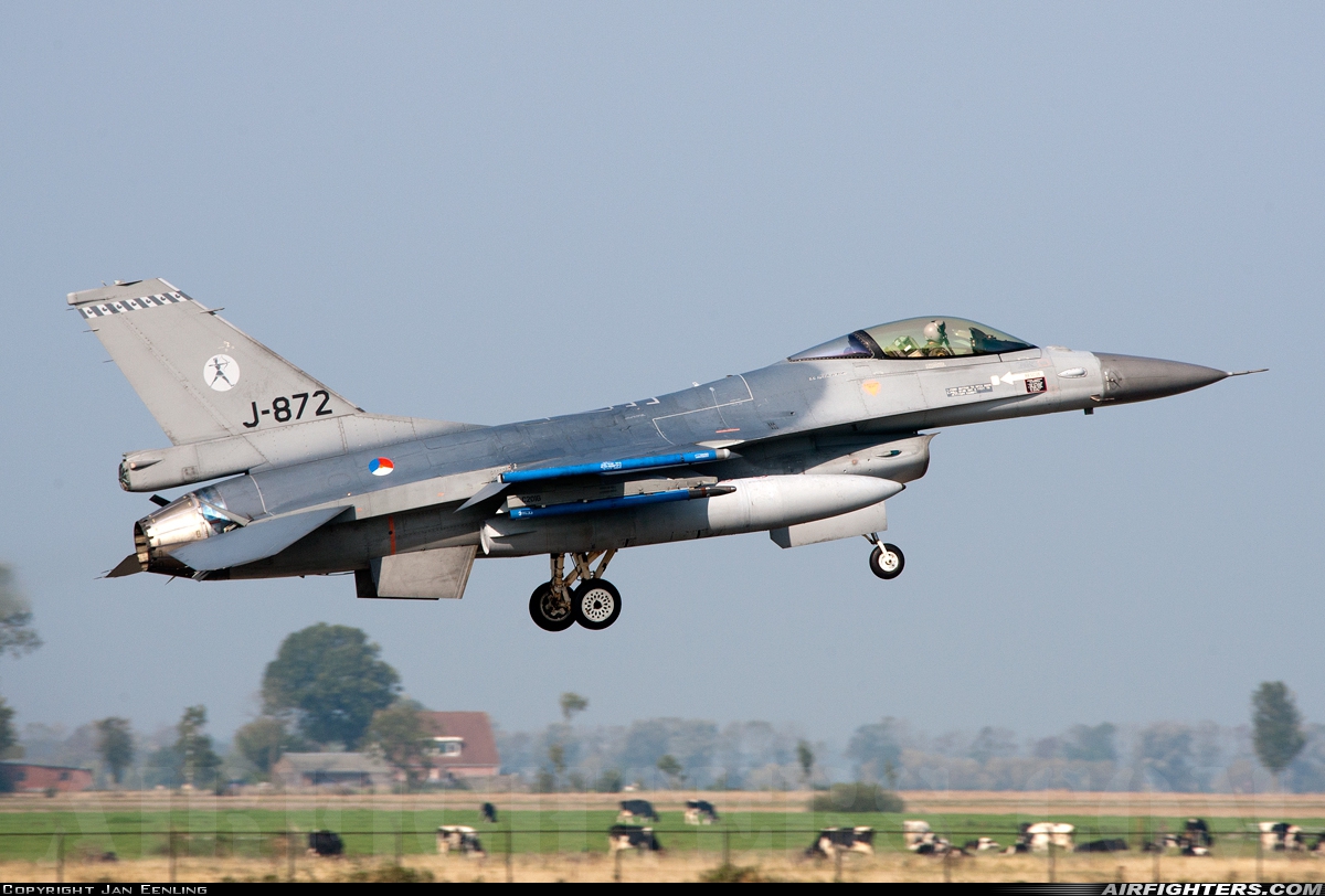 Netherlands - Air Force General Dynamics F-16AM Fighting Falcon J-872 at Leeuwarden (LWR / EHLW), Netherlands