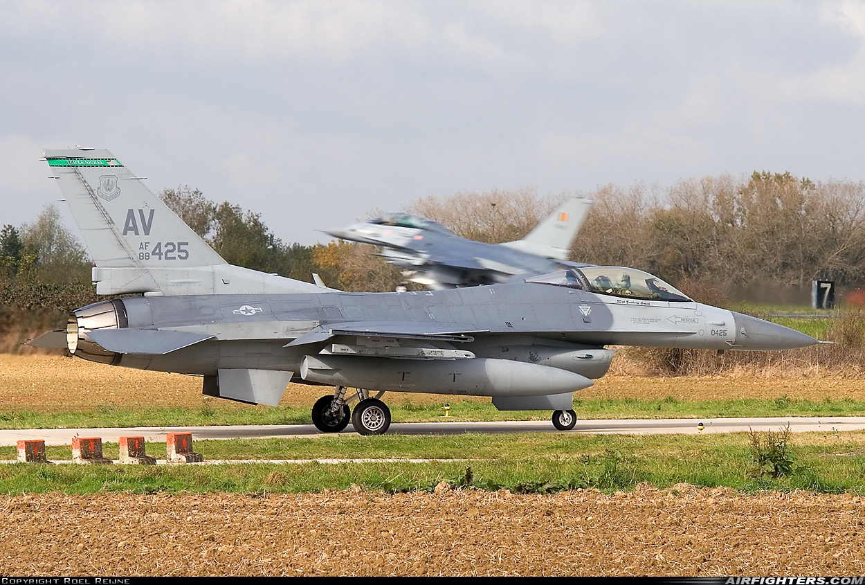 USA - Air Force General Dynamics F-16C Fighting Falcon 88-0425 at Florennes (EBFS), Belgium