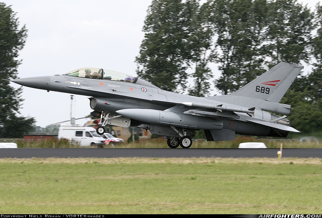 Norway - Air Force General Dynamics F-16BM Fighting Falcon 689 at Leeuwarden (LWR / EHLW), Netherlands
