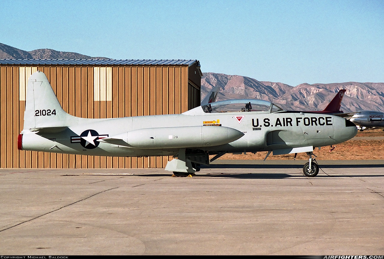 Private Canadair CT-133 Silver Star 3 (CL-30) N302FS at Mojave (MHV), USA