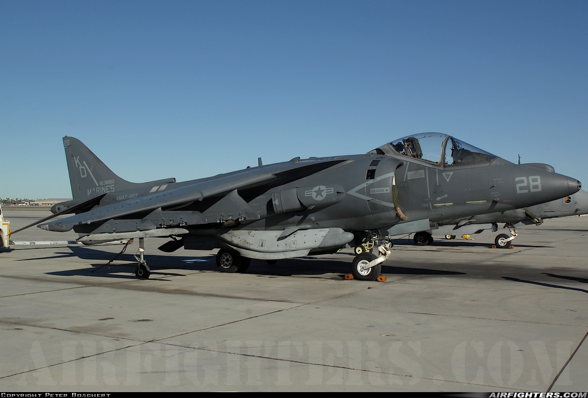 USA - Marines McDonnell Douglas AV-8B Harrier II 163880 at Yuma - MCAS / Int. (NYL / KNYL), USA