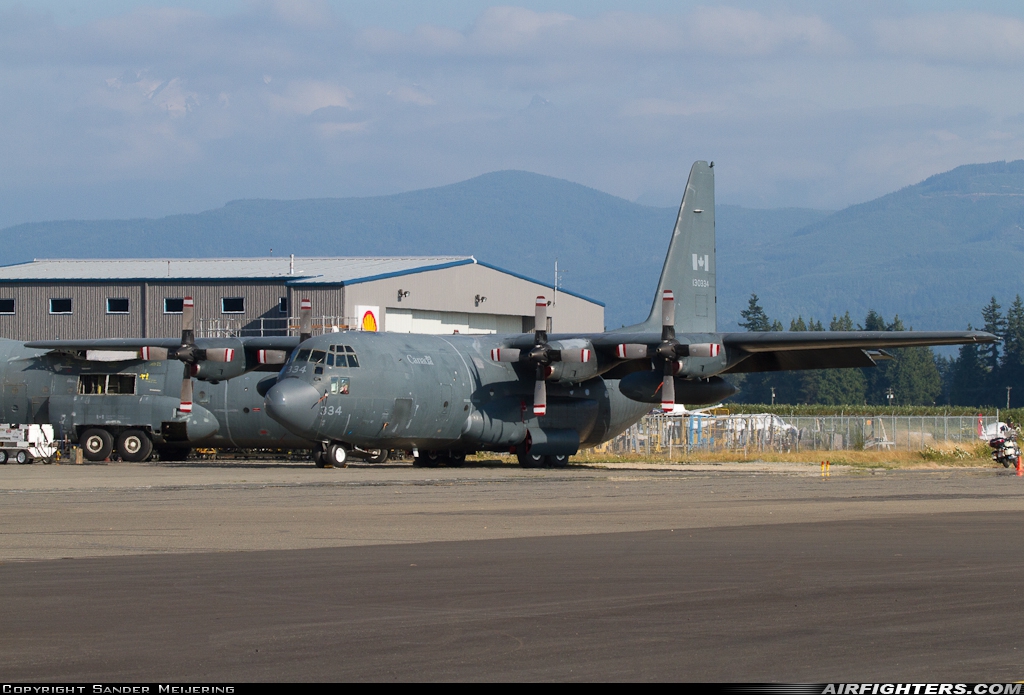 Canada - Air Force Lockheed CC-130H Hercules (L-382) 130334 at Abbotsford (YXX / CYXX), Canada