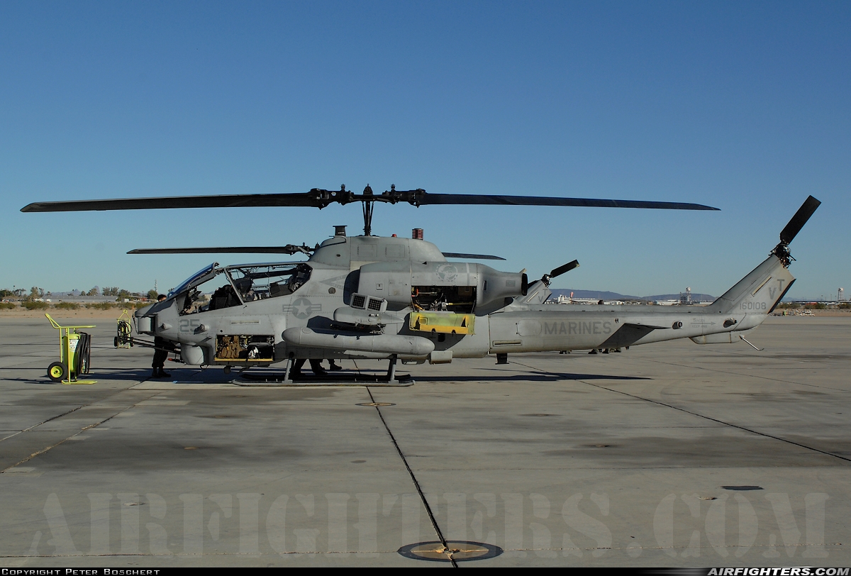 USA - Marines Bell AH-1W Super Cobra (209) 160108 at Yuma - MCAS / Int. (NYL / KNYL), USA