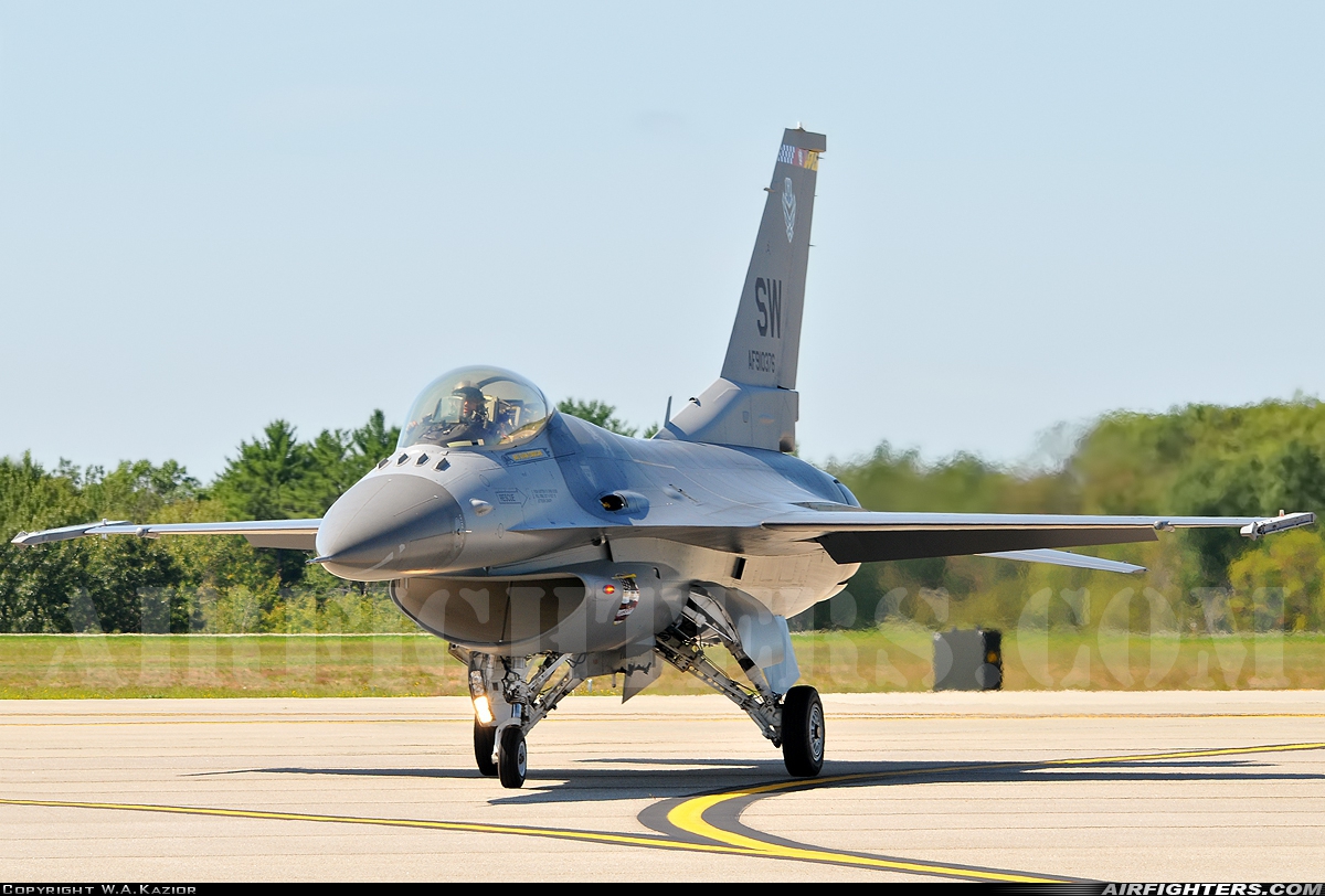 USA - Air Force General Dynamics F-16C Fighting Falcon 91-0376 at Portsmouth - Pease AFB (PSM / KPSM), USA