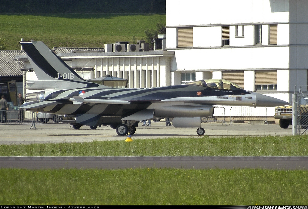 Netherlands - Air Force General Dynamics F-16AM Fighting Falcon J-016 at Payerne (LSMP), Switzerland