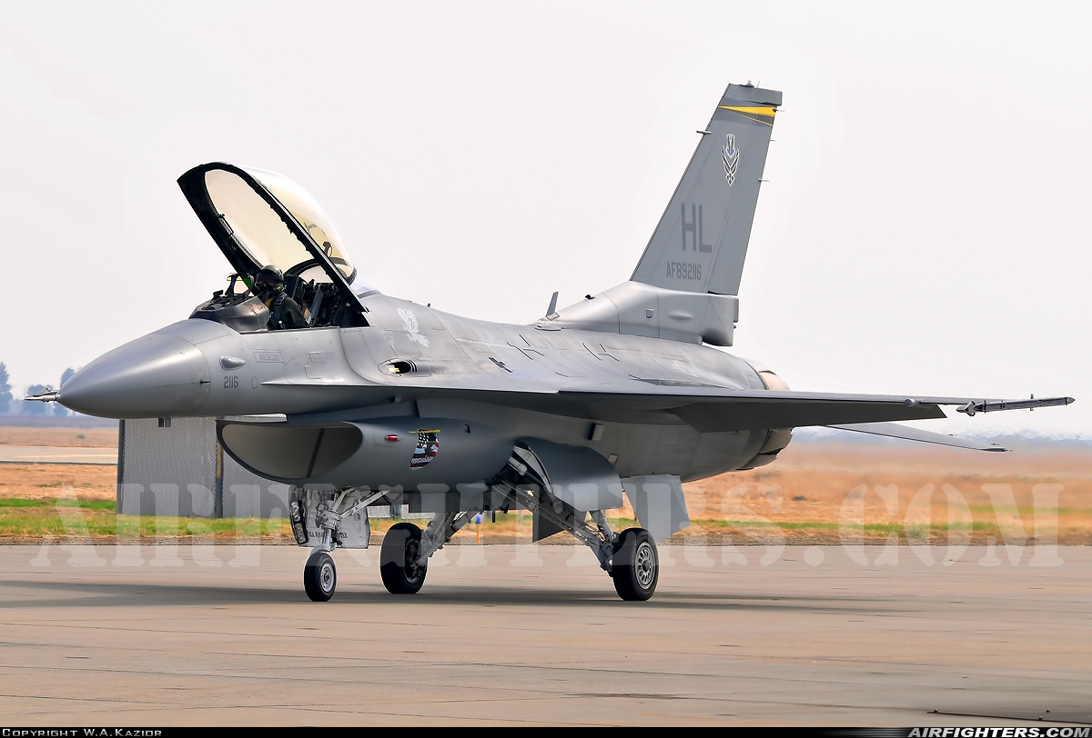 USA - Air Force General Dynamics F-16C Fighting Falcon 89-2116 at Lemoore - NAS / Reeves Field (NLC), USA