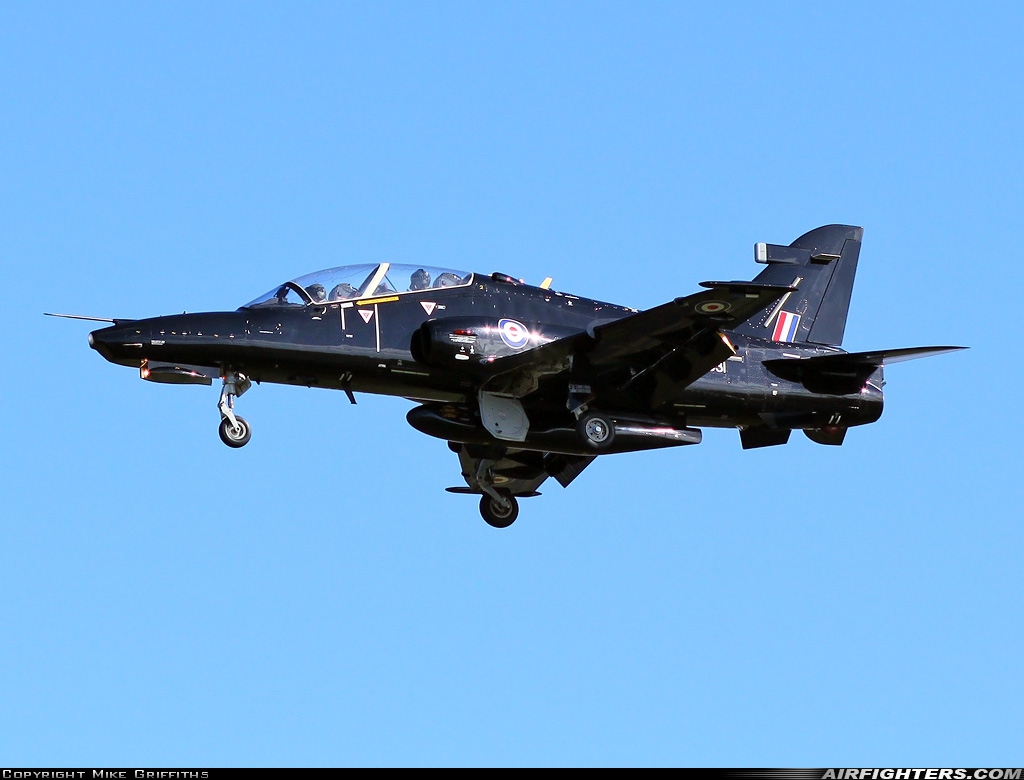 UK - Air Force BAE Systems Hawk T.2 ZK031 at Valley (EGOV), UK