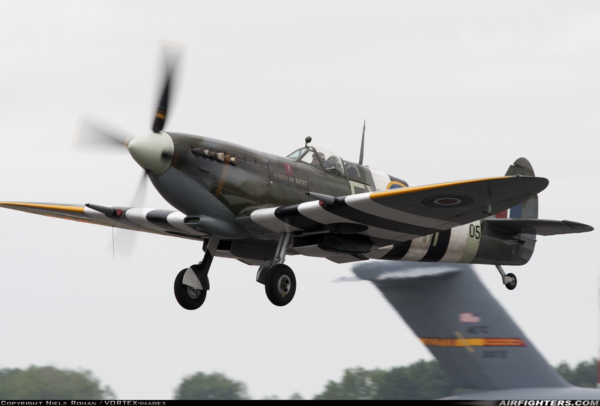 Private Supermarine 361 Spitfire LF.IXe G-PMNF at Fairford (FFD / EGVA), UK