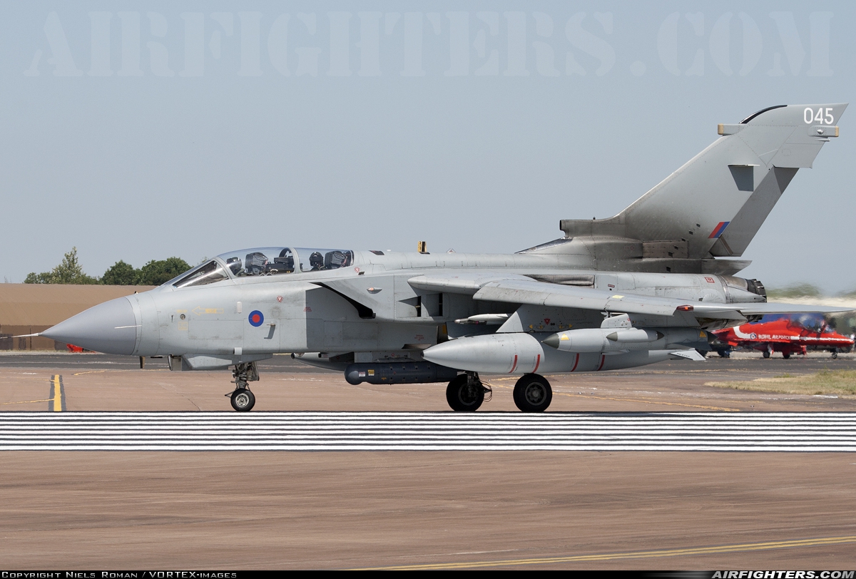 UK - Air Force Panavia Tornado GR4 ZA554 at Fairford (FFD / EGVA), UK
