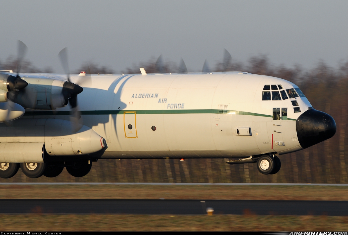 Algeria - Air Force Lockheed C-130H-30 Hercules (L-382) 7T-WHB at Eindhoven (- Welschap) (EIN / EHEH), Netherlands