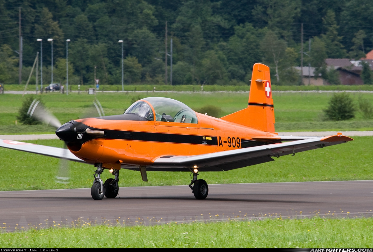 Switzerland - Air Force Pilatus PC-7 Turbo Trainer A-909 at Meiringen (LSMM), Switzerland