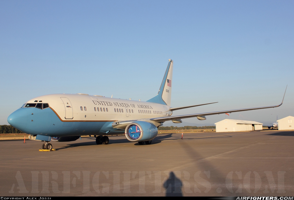 USA - Air Force Boeing C-40B (737-7CP BBJ) 01-0040 at Portland - Int. (PDX / KPDX), USA