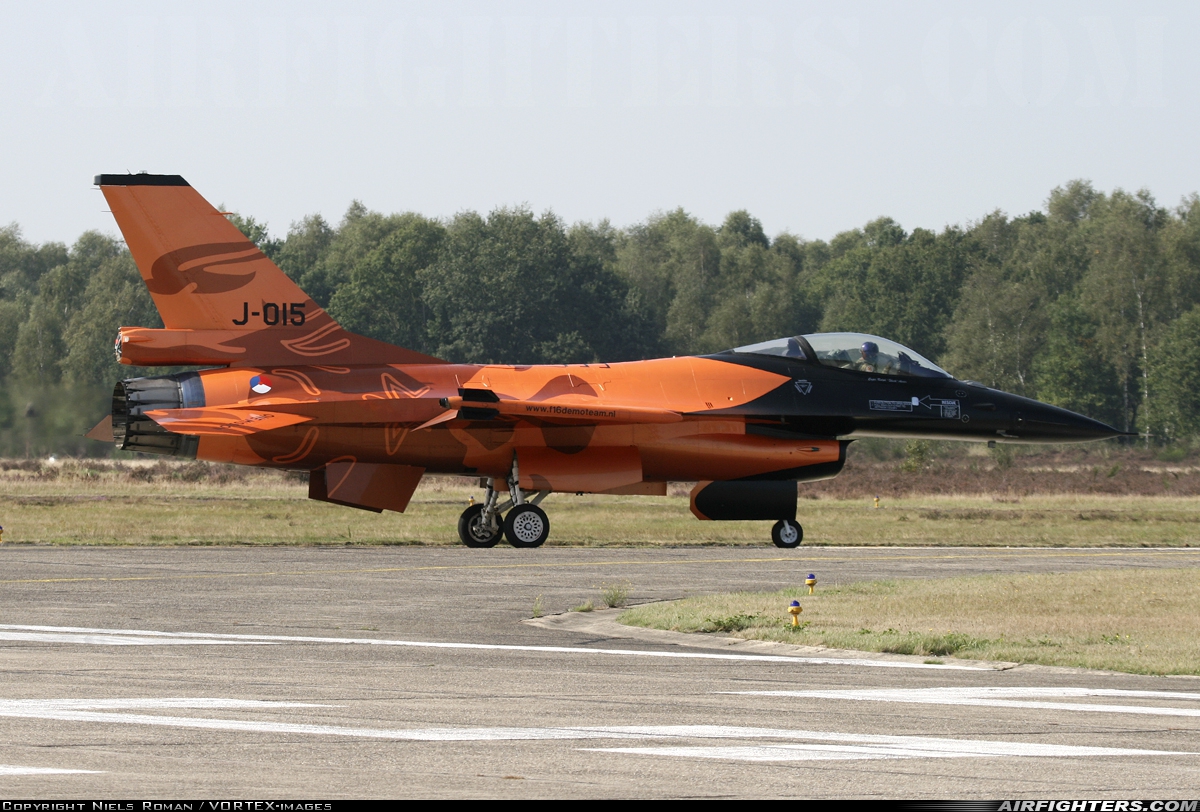 Netherlands - Air Force General Dynamics F-16AM Fighting Falcon J-015 at Kleine Brogel (EBBL), Belgium