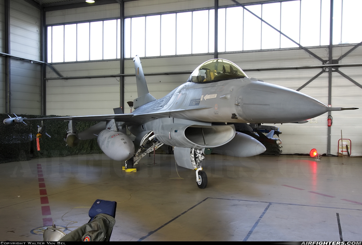 Belgium - Air Force General Dynamics F-16AM Fighting Falcon FA-72 at Florennes (EBFS), Belgium
