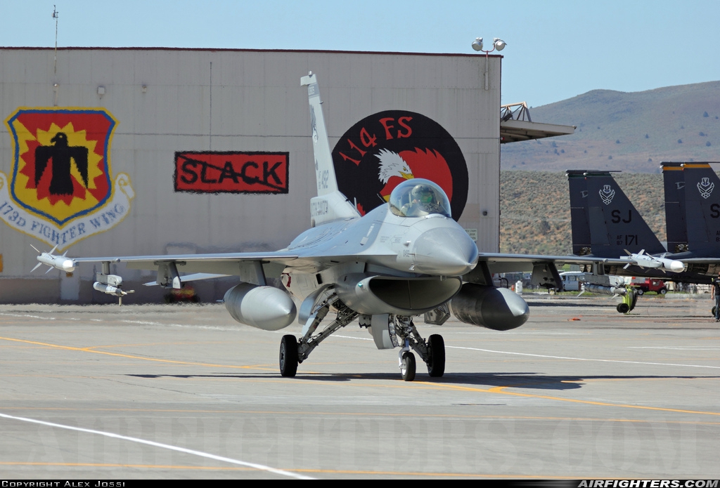 USA - Air Force General Dynamics F-16C Fighting Falcon 88-0492 at Klamath Falls - Kingsley Field (LMT / KLMT), USA