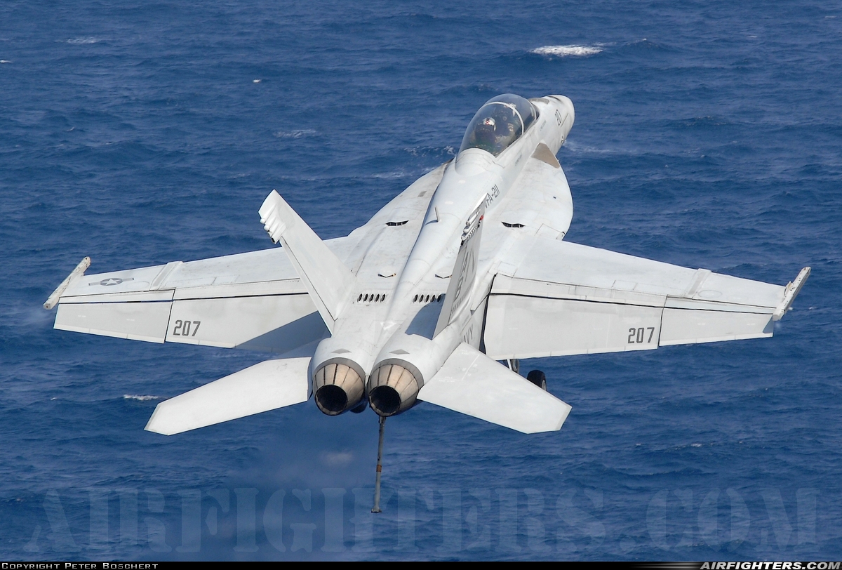 USA - Navy Boeing F/A-18F Super Hornet 166809 at Off-Airport - Mediterranean Sea, International Airspace