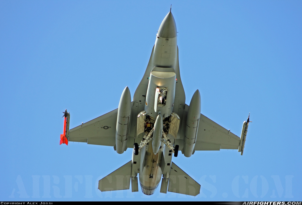 USA - Air Force General Dynamics F-16A Fighting Falcon 93-0721 at Portland - Int. (PDX / KPDX), USA
