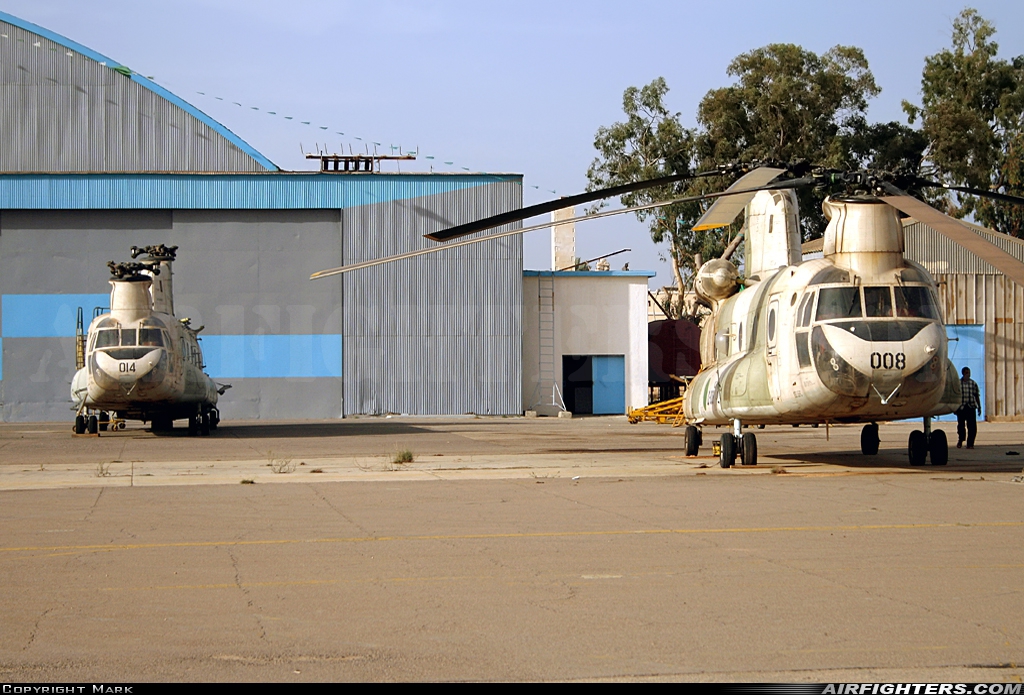 Libya - Air Force Boeing Vertol CH-47C Chinook LC-008 at Tripoli - Mitiga (MJI / HLLM), Libya