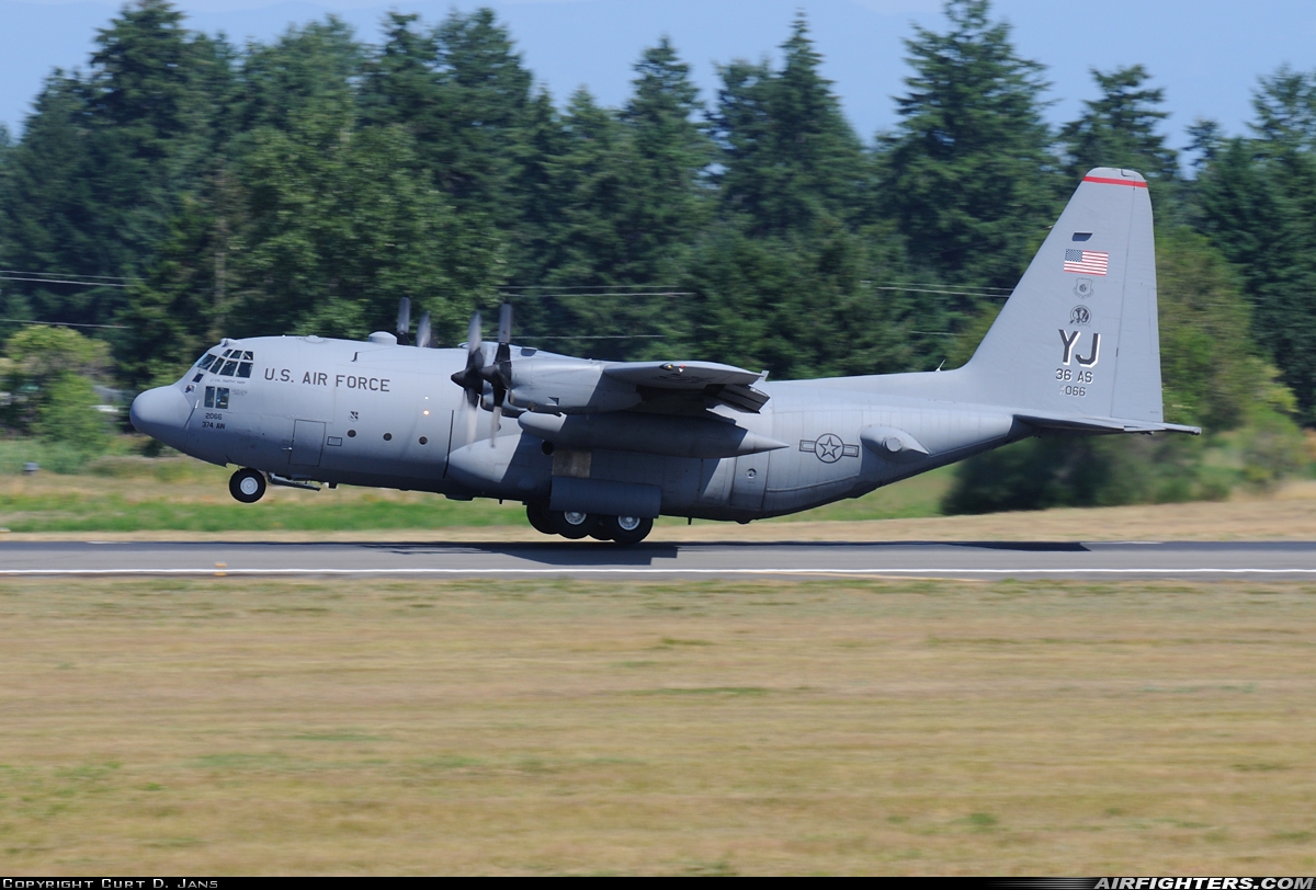 USA - Air Force Lockheed C-130H Hercules (L-382) 74-2066 at Tacoma - McChord AFB (TCM / KTCM), USA