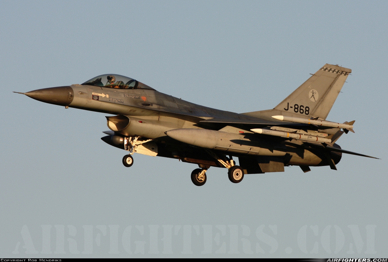 Netherlands - Air Force General Dynamics F-16AM Fighting Falcon J-868 at Decimomannu - (DCI / LIED), Italy