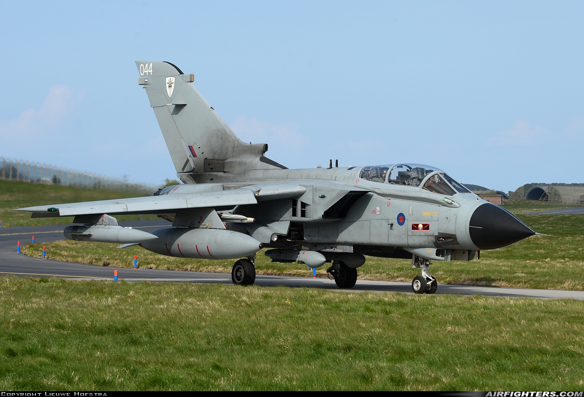 UK - Air Force Panavia Tornado GR4(T) ZA552 at Lossiemouth (LMO / EGQS), UK