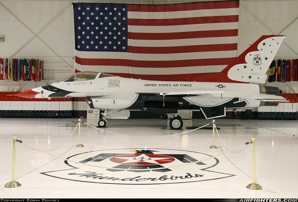 USA - Air Force General Dynamics F-16C Fighting Falcon 92-3880 at Las Vegas - Nellis AFB (LSV / KLSV), USA