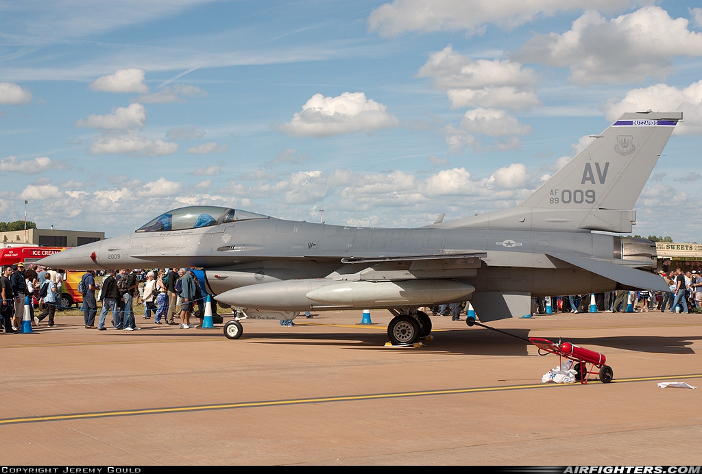 USA - Air Force General Dynamics F-16C Fighting Falcon 89-2009 at Fairford (FFD / EGVA), UK