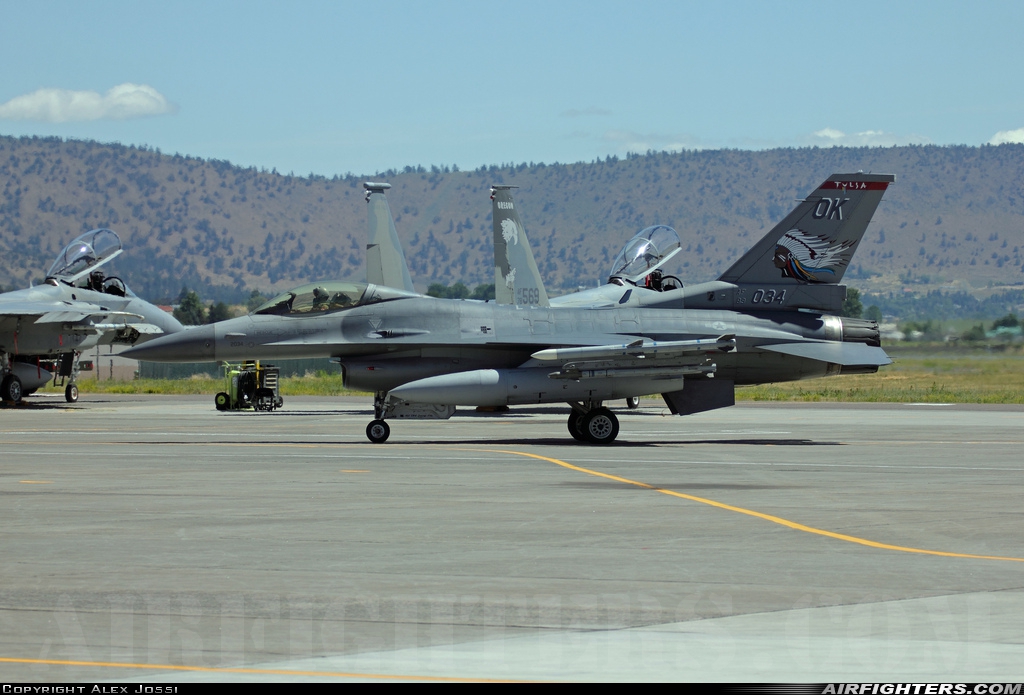 USA - Air Force General Dynamics F-16C Fighting Falcon 89-2034 at Klamath Falls - Kingsley Field (LMT / KLMT), USA