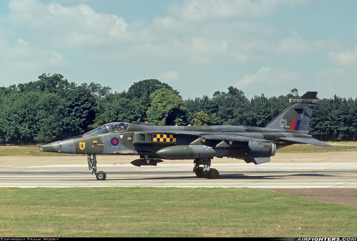 Photo ID 12644 by Frank Noort. UK Air Force Sepecat Jaguar GR3, XZ109
