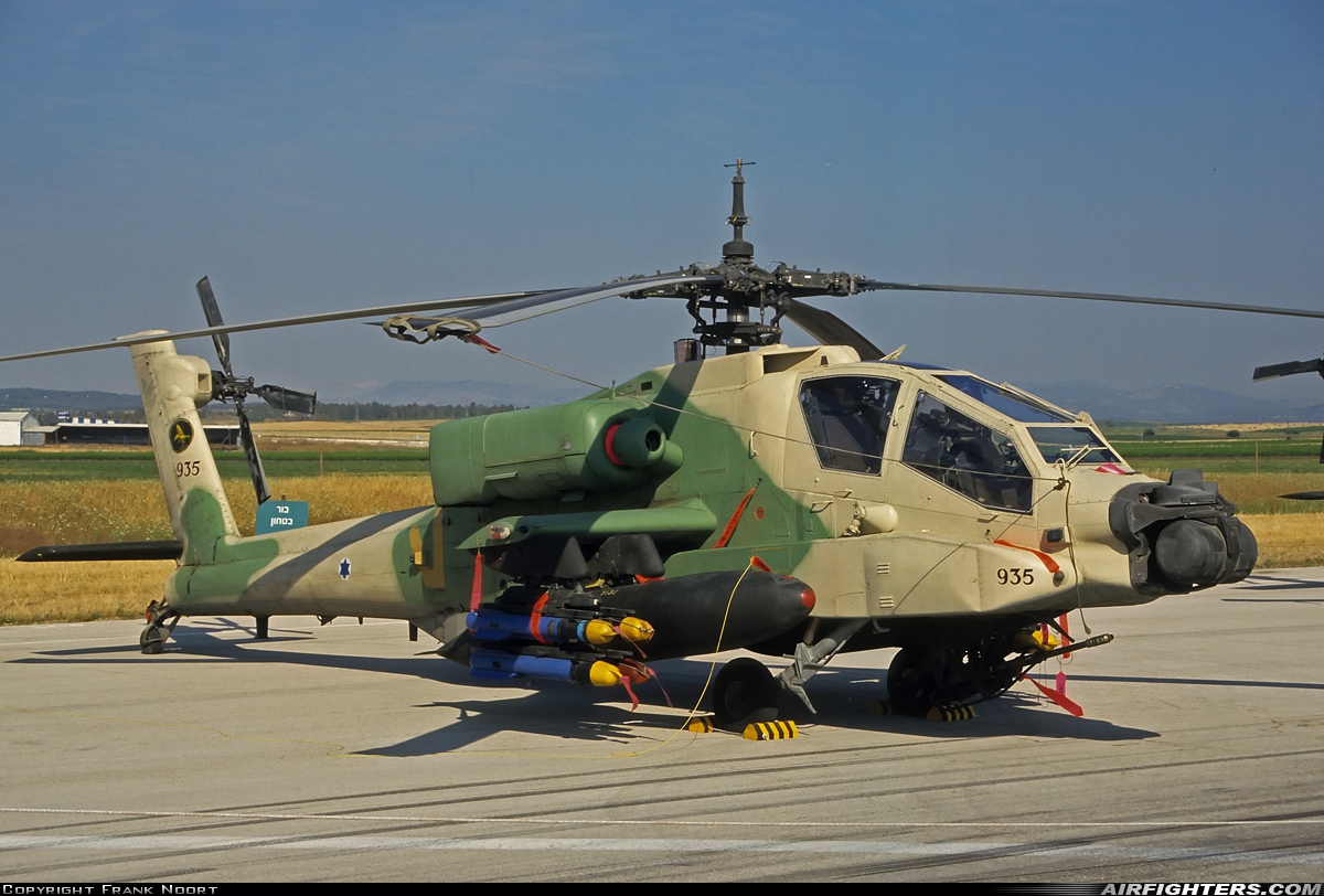 Israel - Air Force McDonnell Douglas AH-64A Peten 935 at Tel Nof (LLEK), Israel