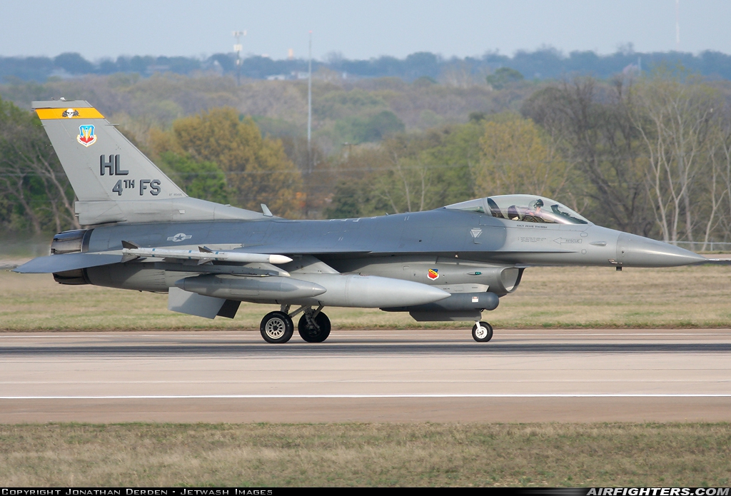USA - Air Force General Dynamics F-16C Fighting Falcon 88-0495 at Fort Worth - NAS JRB / Carswell Field (AFB) (NFW / KFWH), USA