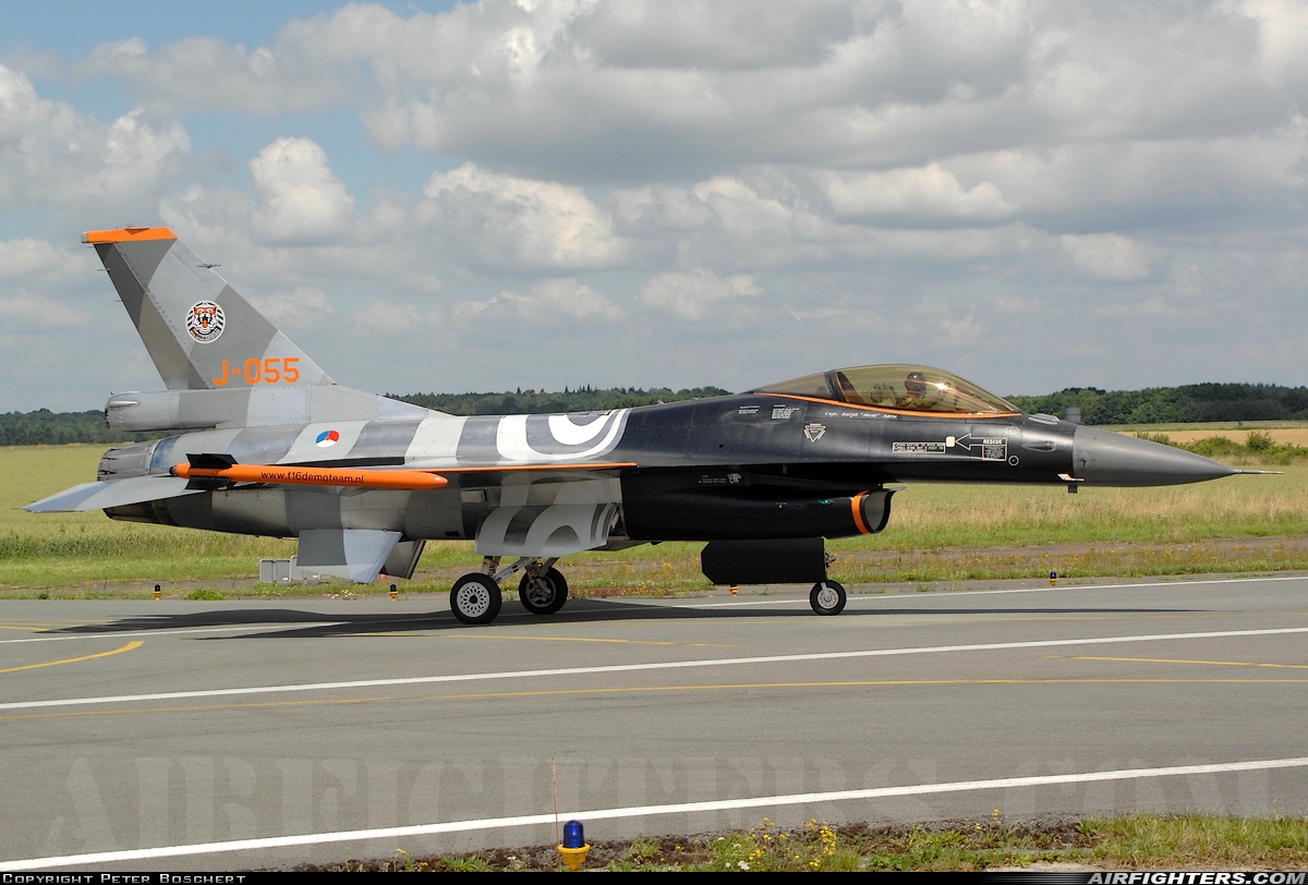 Netherlands - Air Force General Dynamics F-16AM Fighting Falcon J-055 at Florennes (EBFS), Belgium