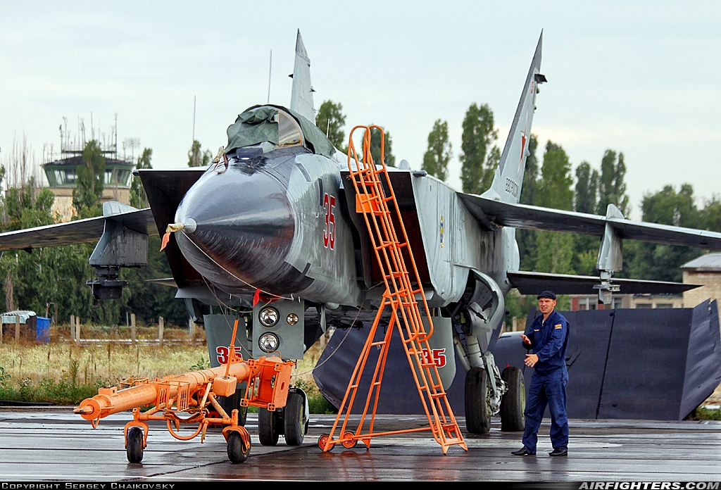 Russia - Air Force Mikoyan-Gurevich MiG-31 35 RED at Withheld, Russia