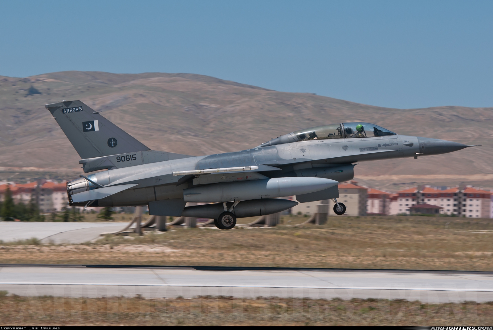 Pakistan - Air Force General Dynamics F-16B Fighting Falcon 90615 at Konya (KYA / LTAN), Türkiye