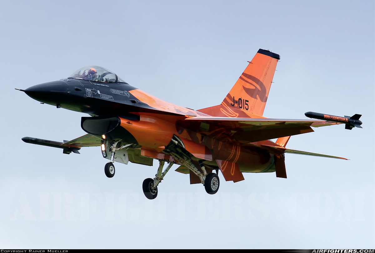 Netherlands - Air Force General Dynamics F-16AM Fighting Falcon J-015 at Florennes (EBFS), Belgium