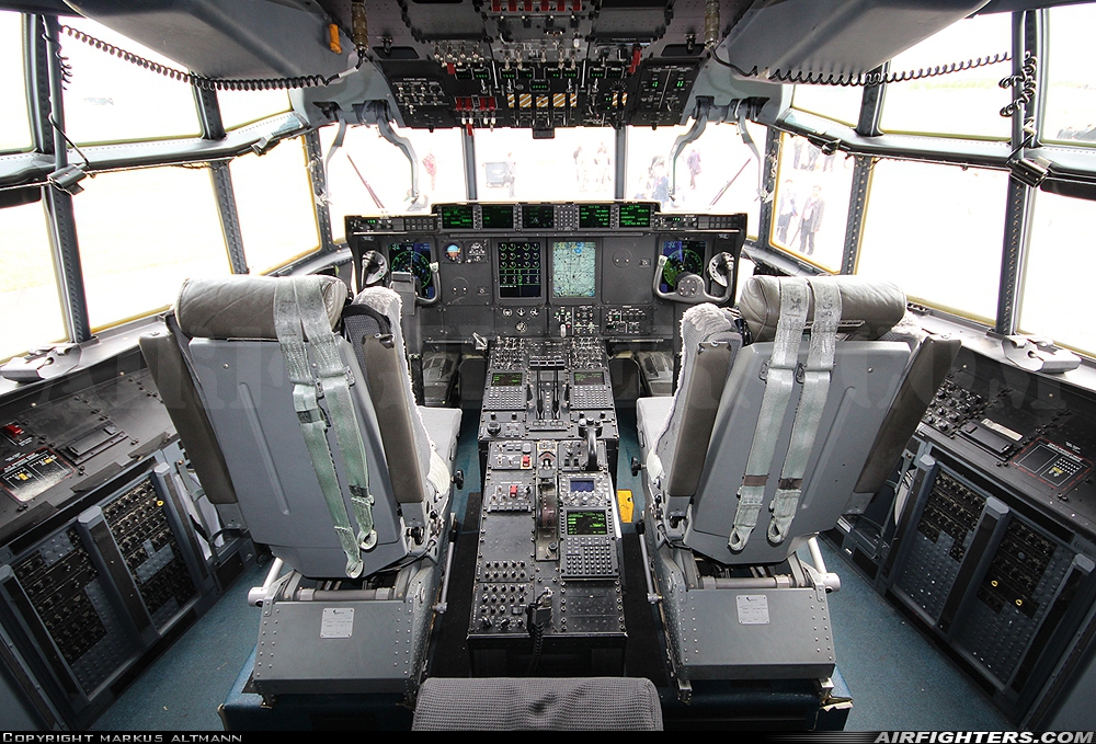 USA - Air Force Lockheed Martin C-130J-30 Hercules (L-382) 08-8602 at Farnborough (FAB / EGLF), UK