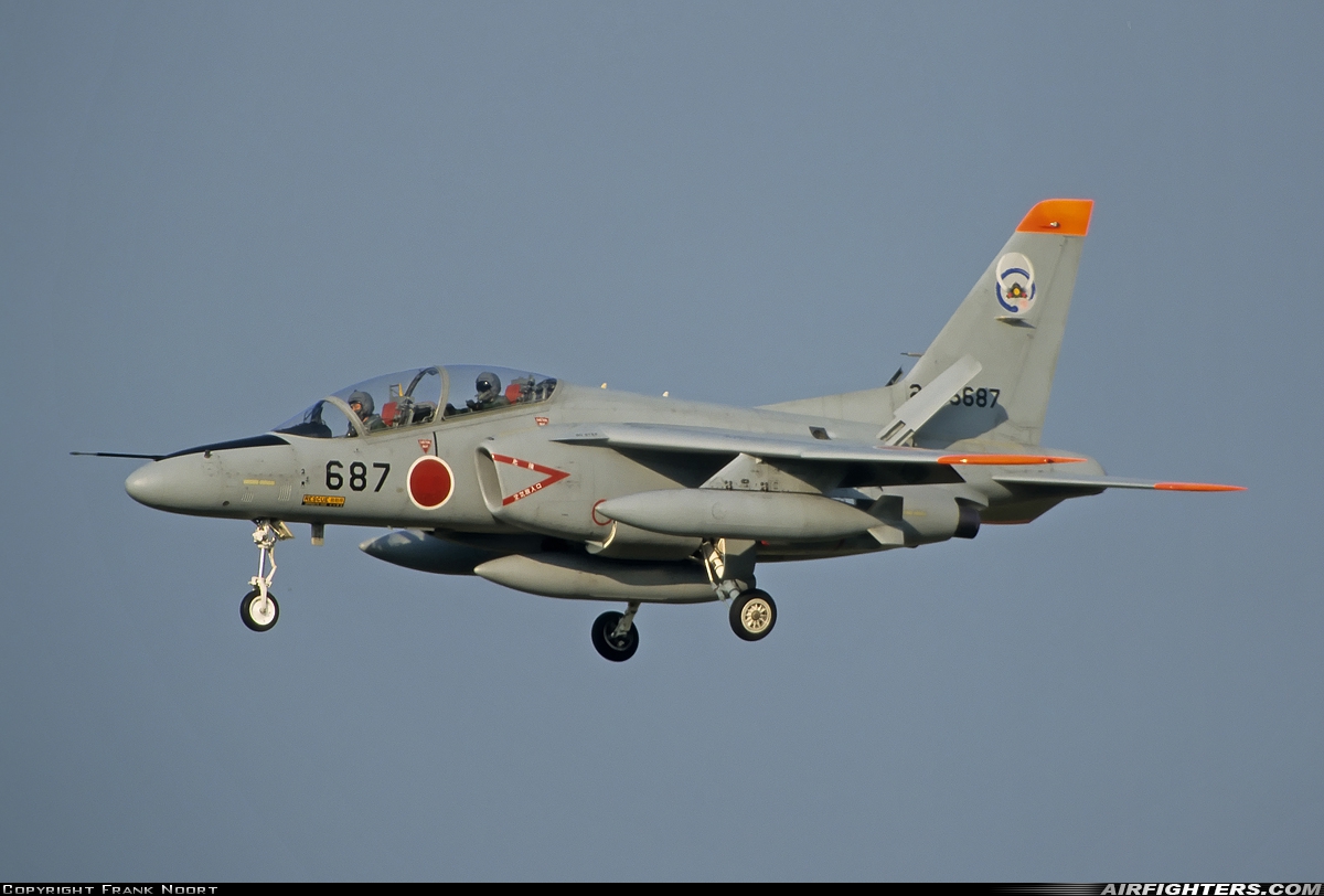 Japan - Air Force Kawasaki T-4 26-5687 at Nyutabaru (RJFN), Japan