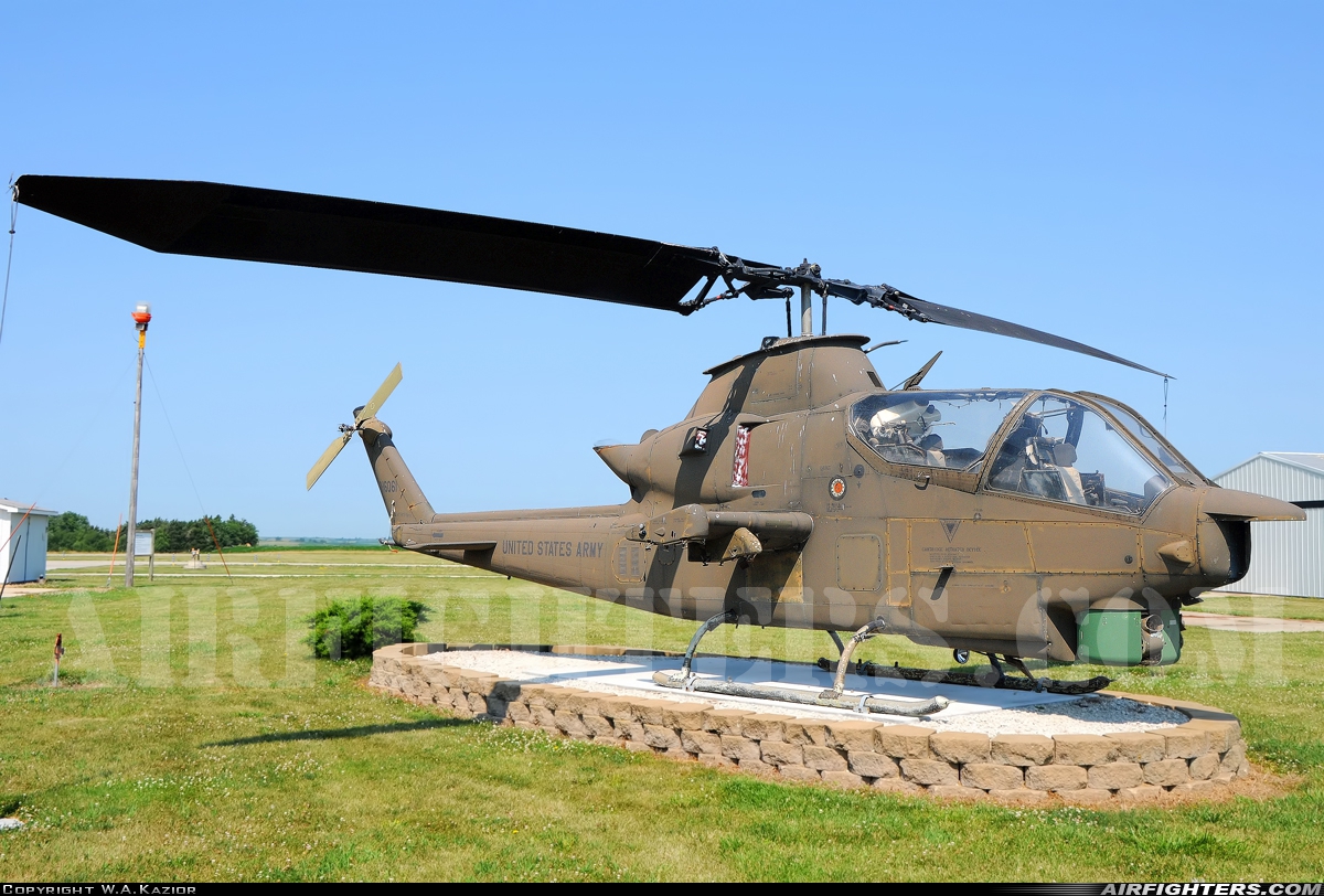USA - Army Bell AH-1S Cobra 70-16061 at Greenfield Municipal Airport (GFZ / KGFZ), USA